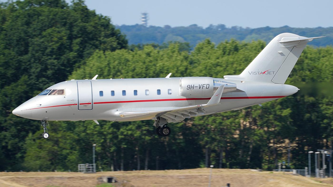 Bombardier Challenger 604 / 605 — Heavy / Ultra-Long-Range Jet