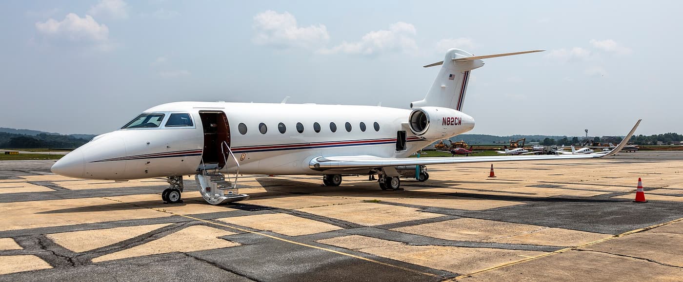 Gulfstream G280 — Super-Midsize Jet
