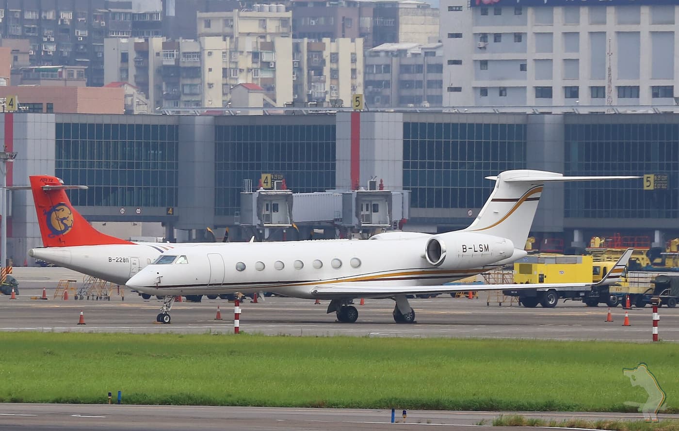 Gulfstream G550 — Heavy / Ultra-Long-Range Jet