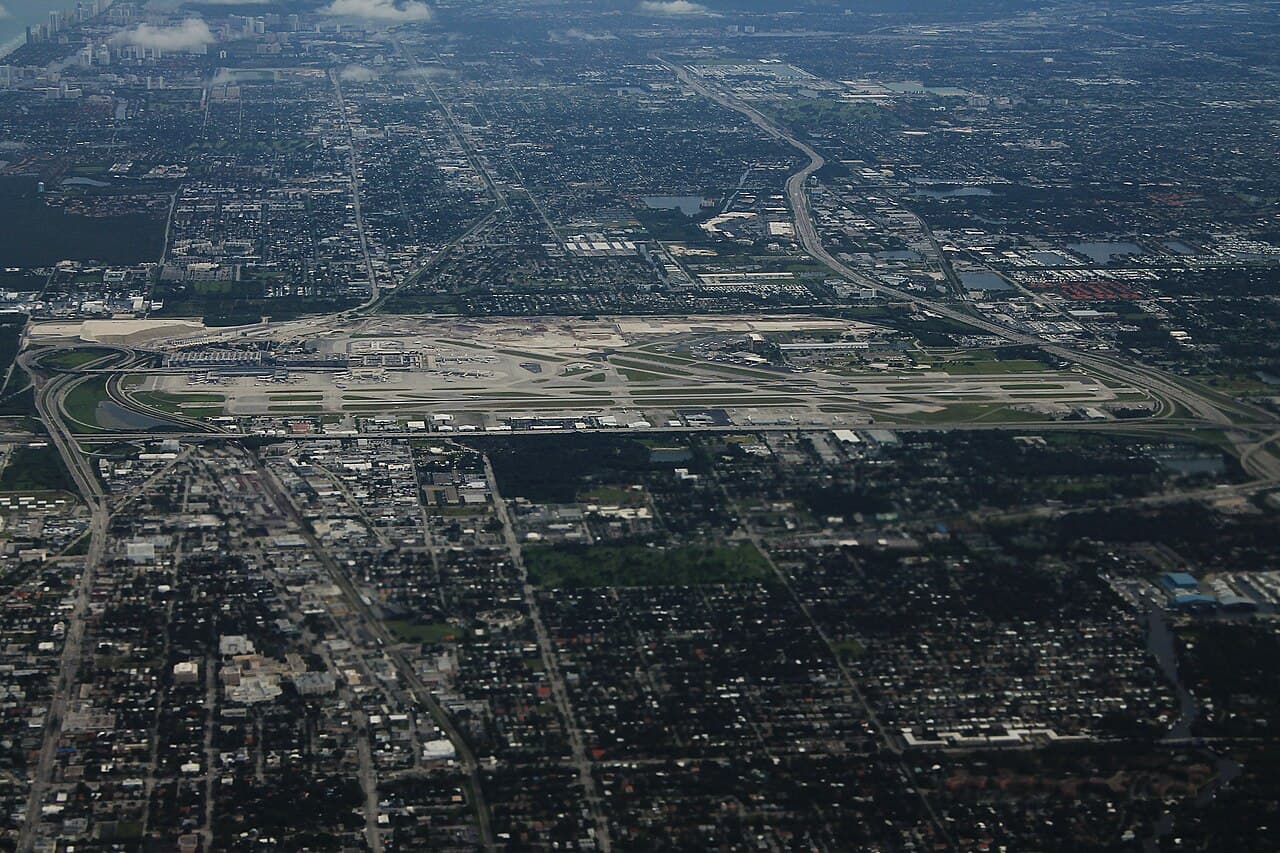 Fort Lauderdale-Hollywood International Airport, Fort Lauderdale, FL — private terminal